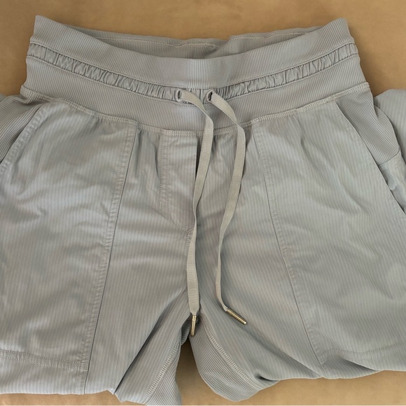 Cropped dance studio baby blue lululemon pants - Picture 2 of 3